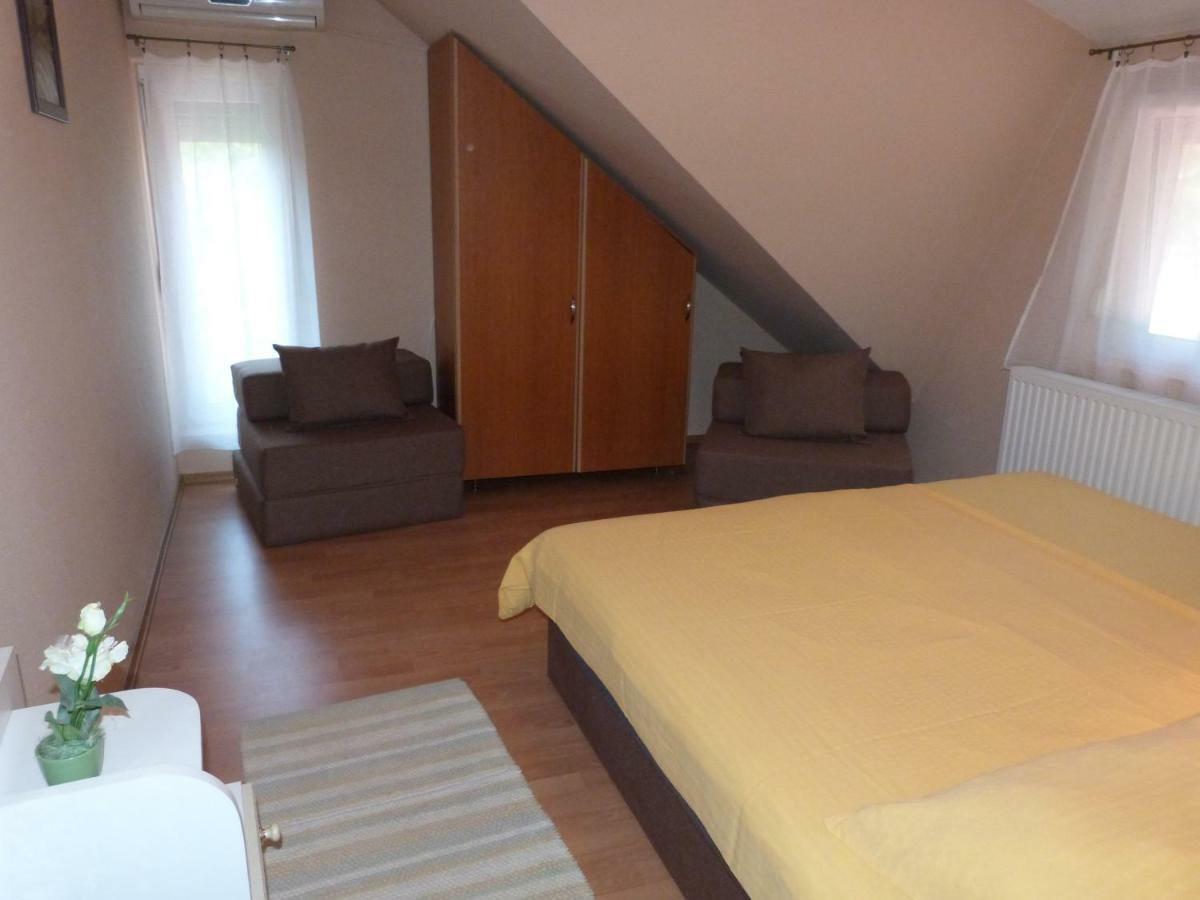 Ferienwohnung Andi Apartman Gyula Exterior foto